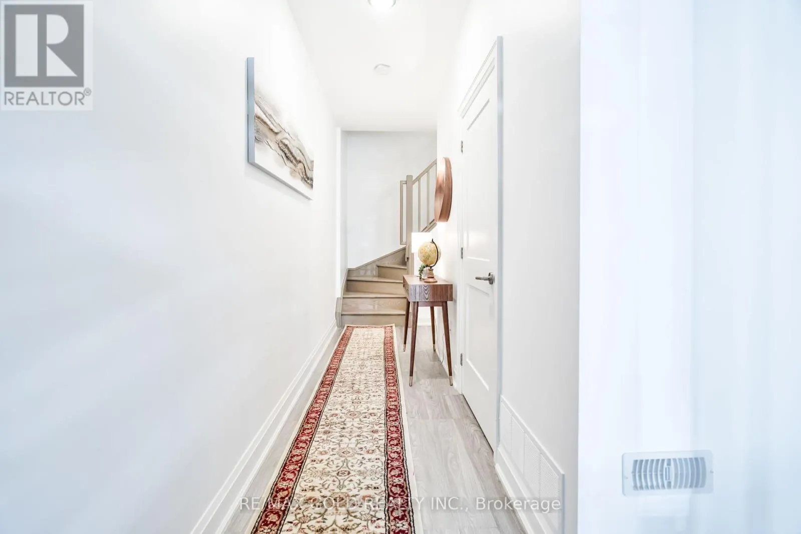 12 - 33 JARVIS STREET
