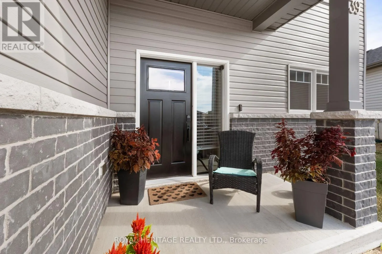 39 CALEB CRESCENT