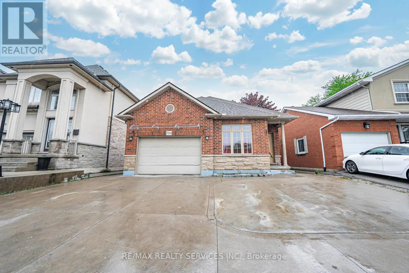 704 STONE CHURCH ROAD E