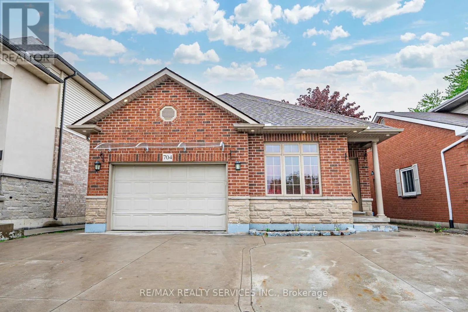 704 STONE CHURCH ROAD E