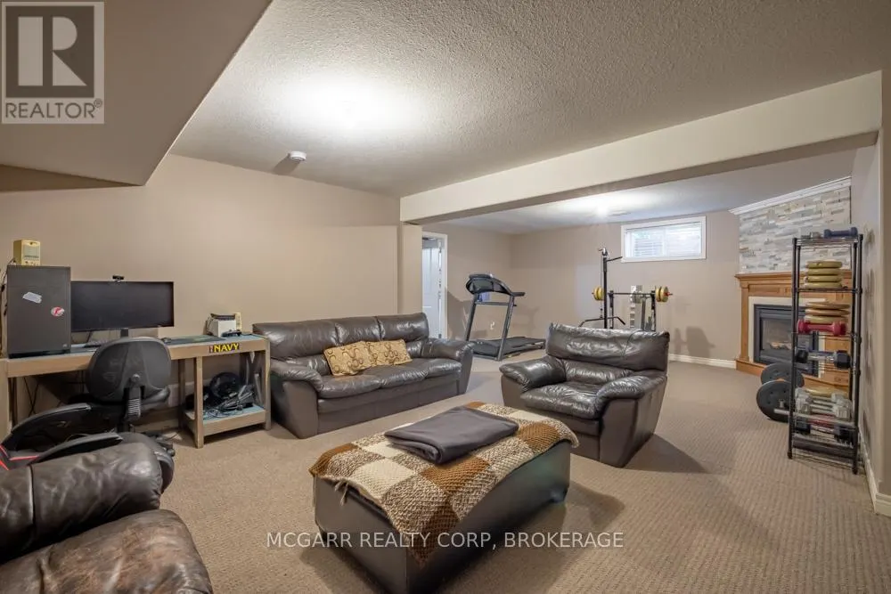38 NICHOLAS DRIVE