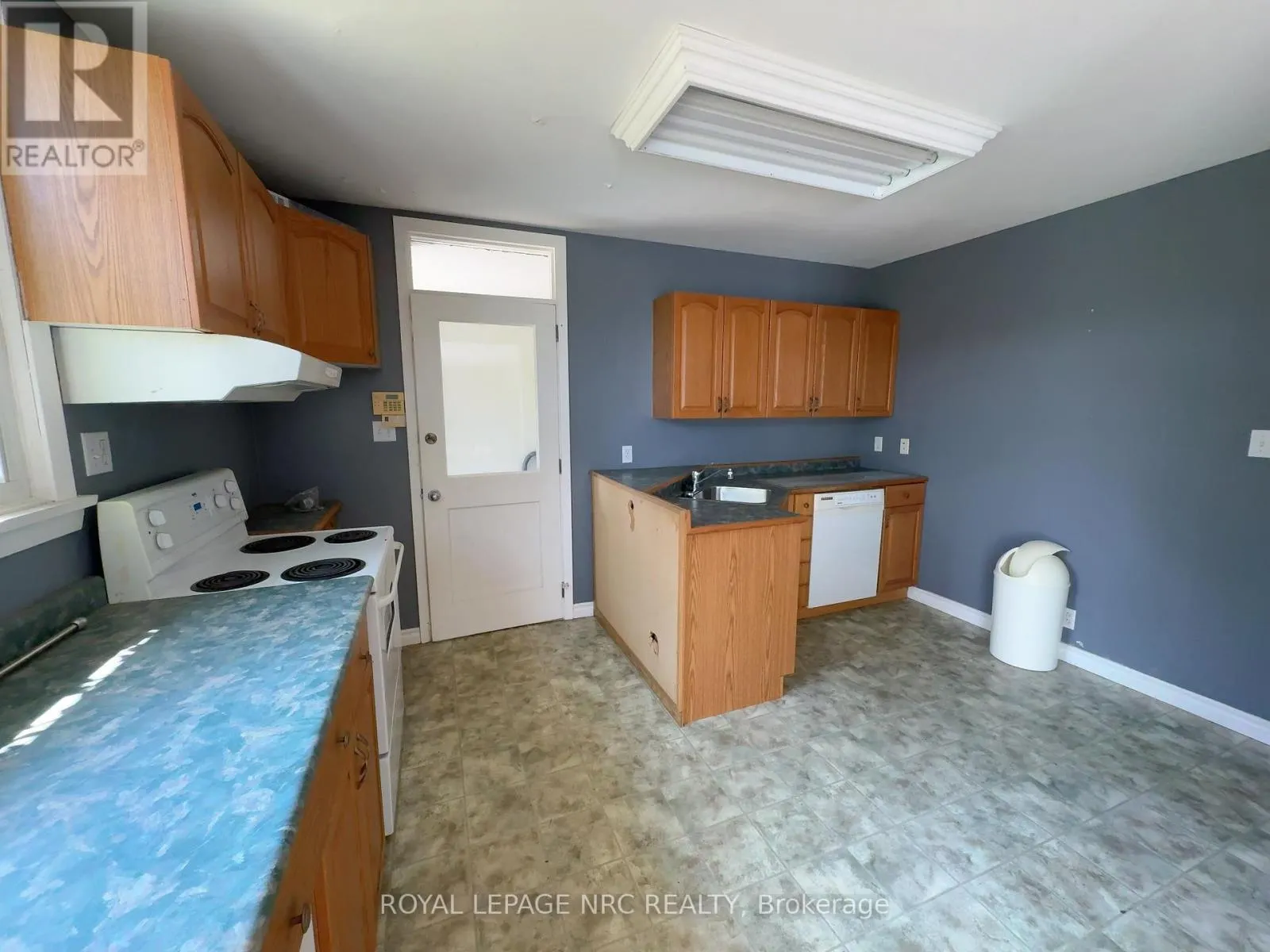 4213/4207 DRUMMOND ROAD