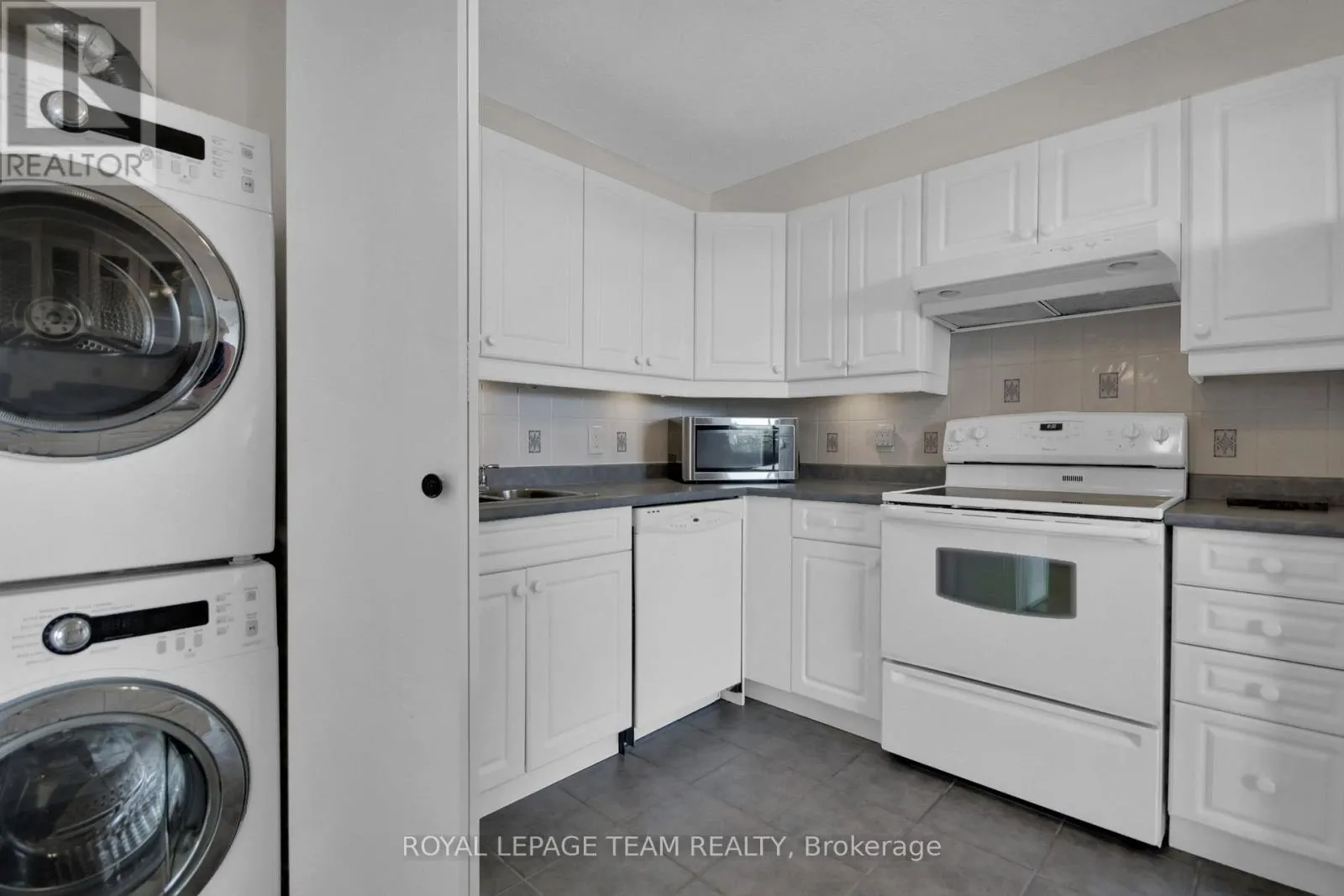 1608 - 3360 SOUTHGATE ROAD
