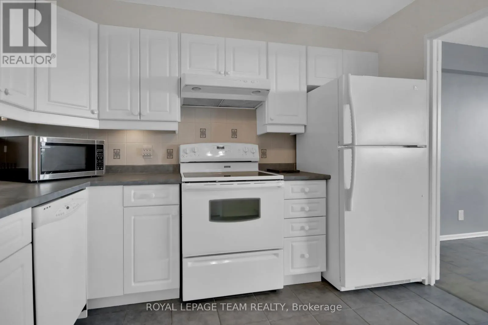 1608 - 3360 SOUTHGATE ROAD