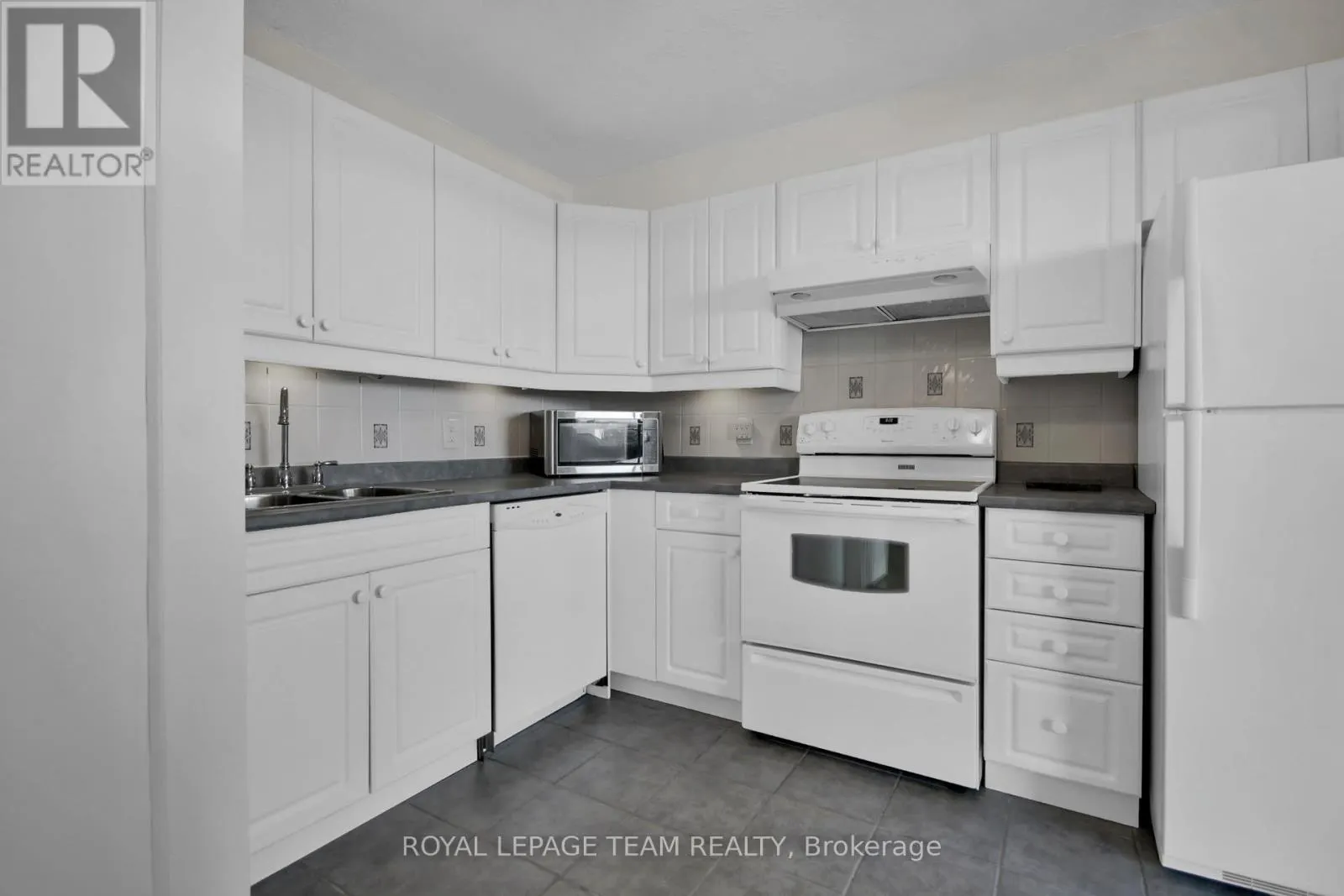 1608 - 3360 SOUTHGATE ROAD