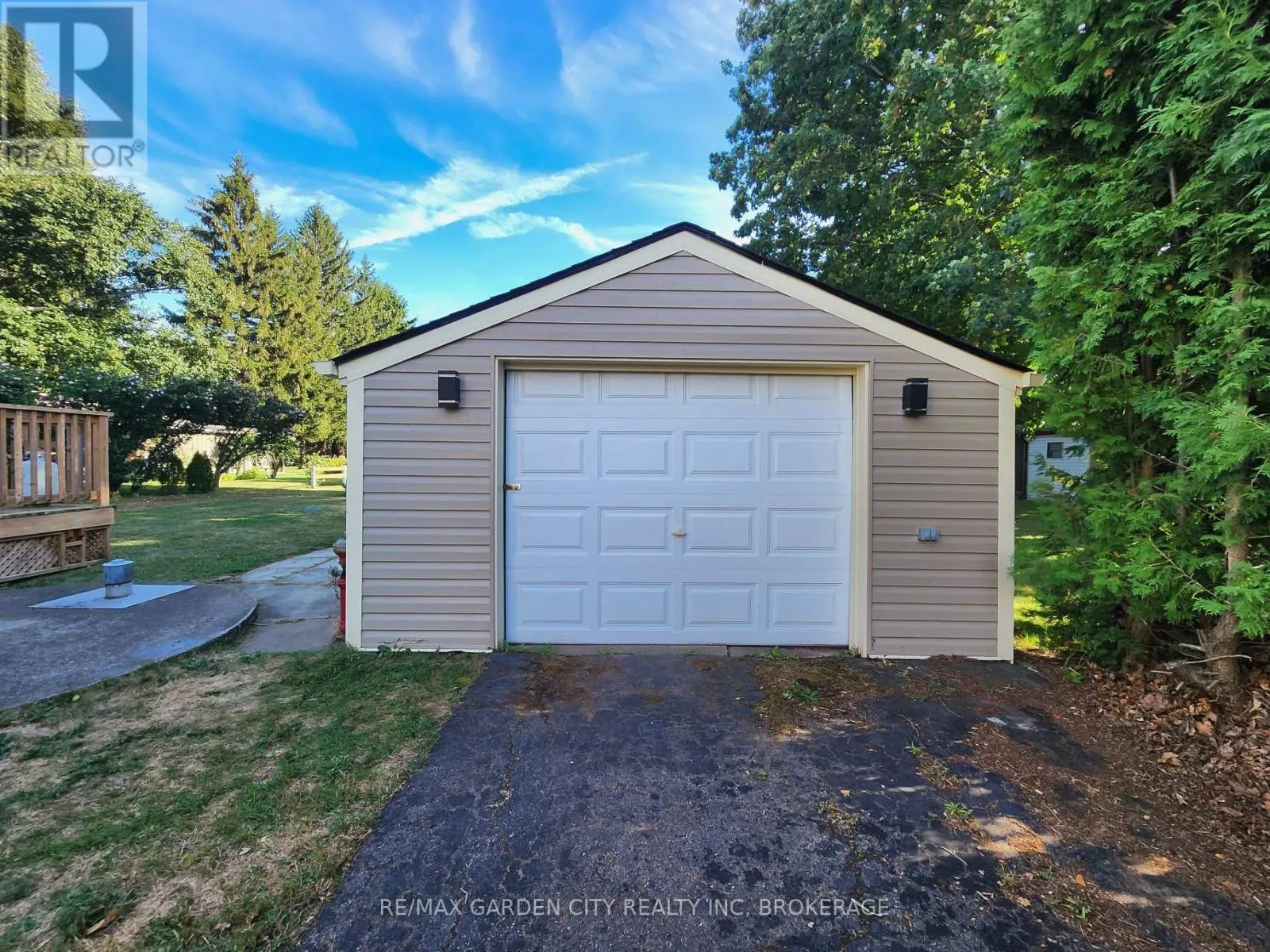 2430 RED MAPLE AVENUE