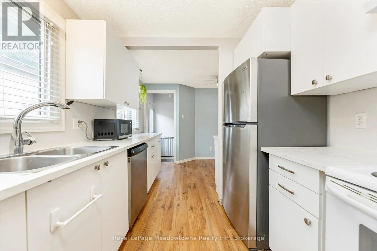 30 CLUTHE CRESCENT