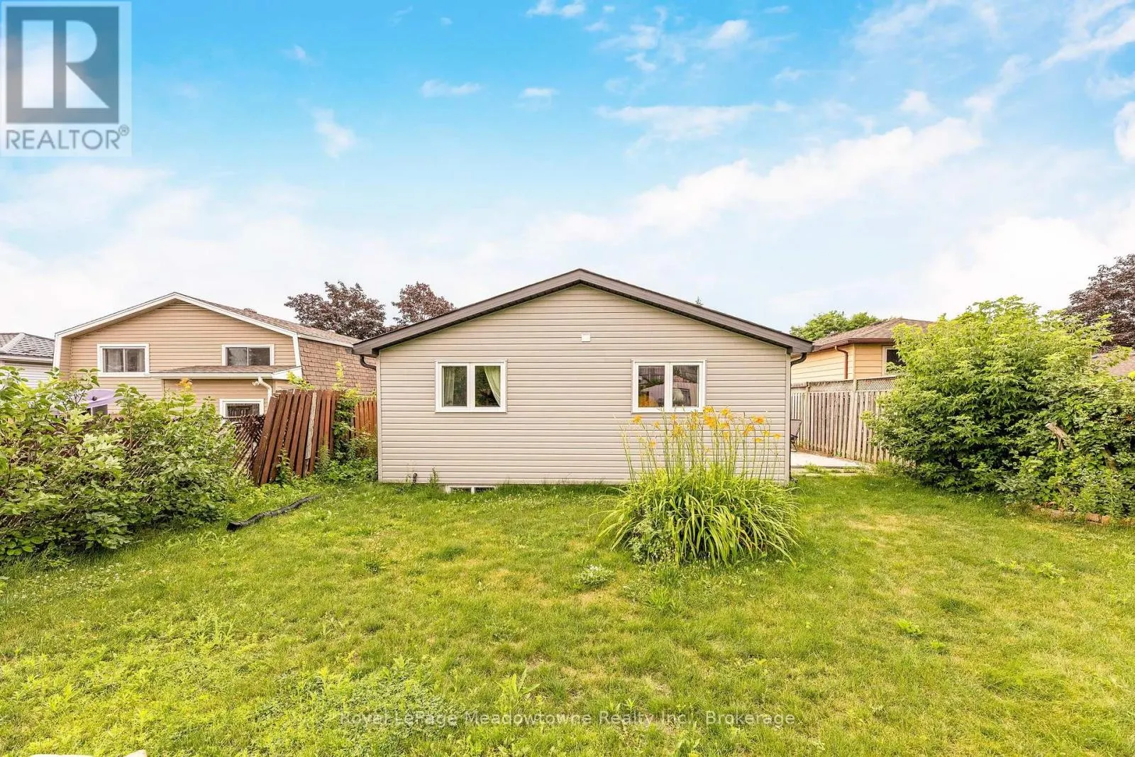 30 CLUTHE CRESCENT