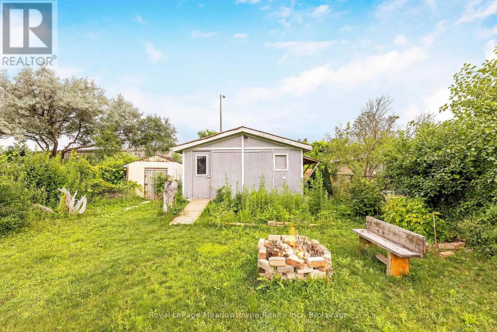 30 CLUTHE CRESCENT