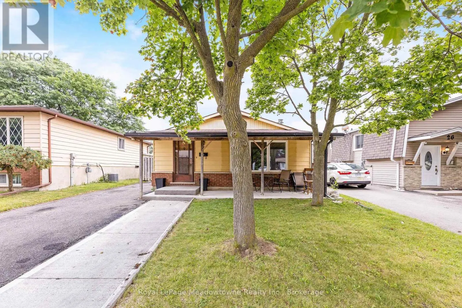 30 CLUTHE CRESCENT