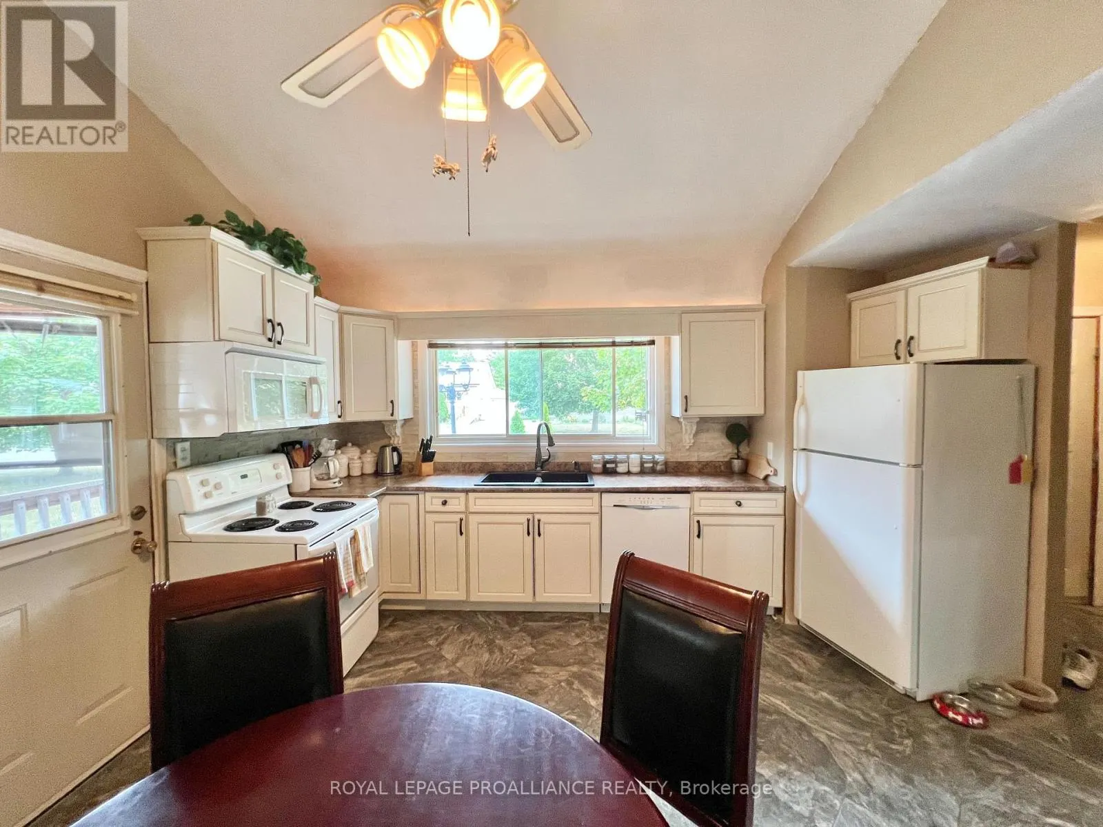 37 BONGARD CRESCENT