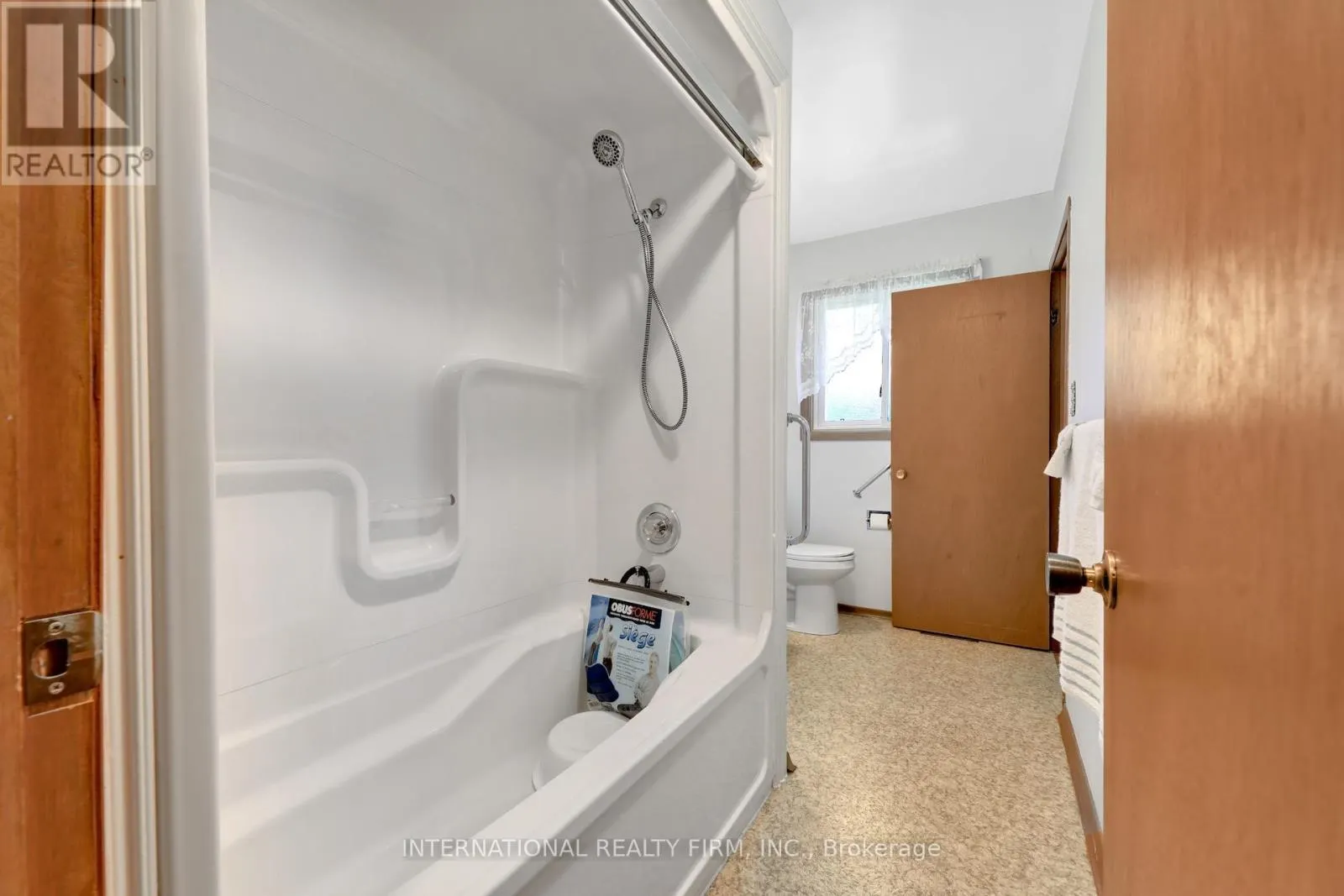 33 RIDGEWAY AVENUE