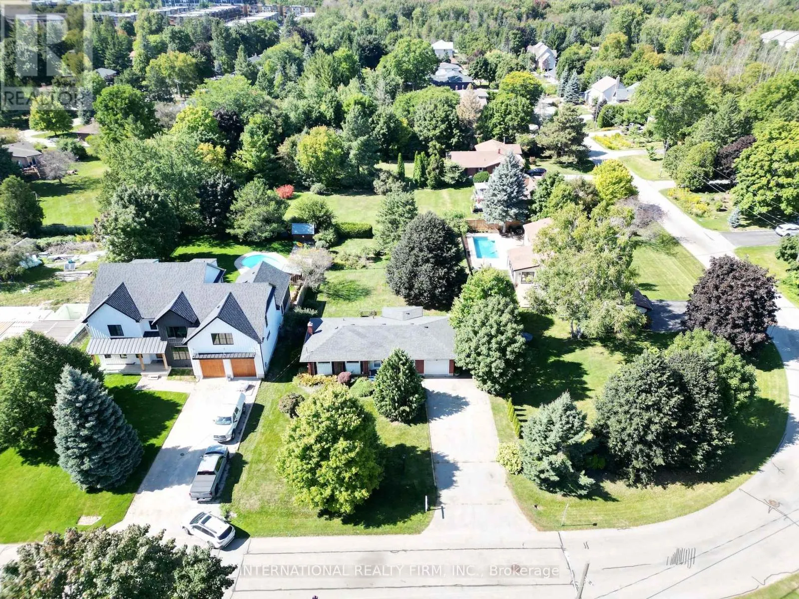 33 RIDGEWAY AVENUE