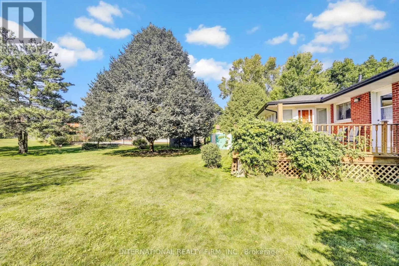 33 RIDGEWAY AVENUE
