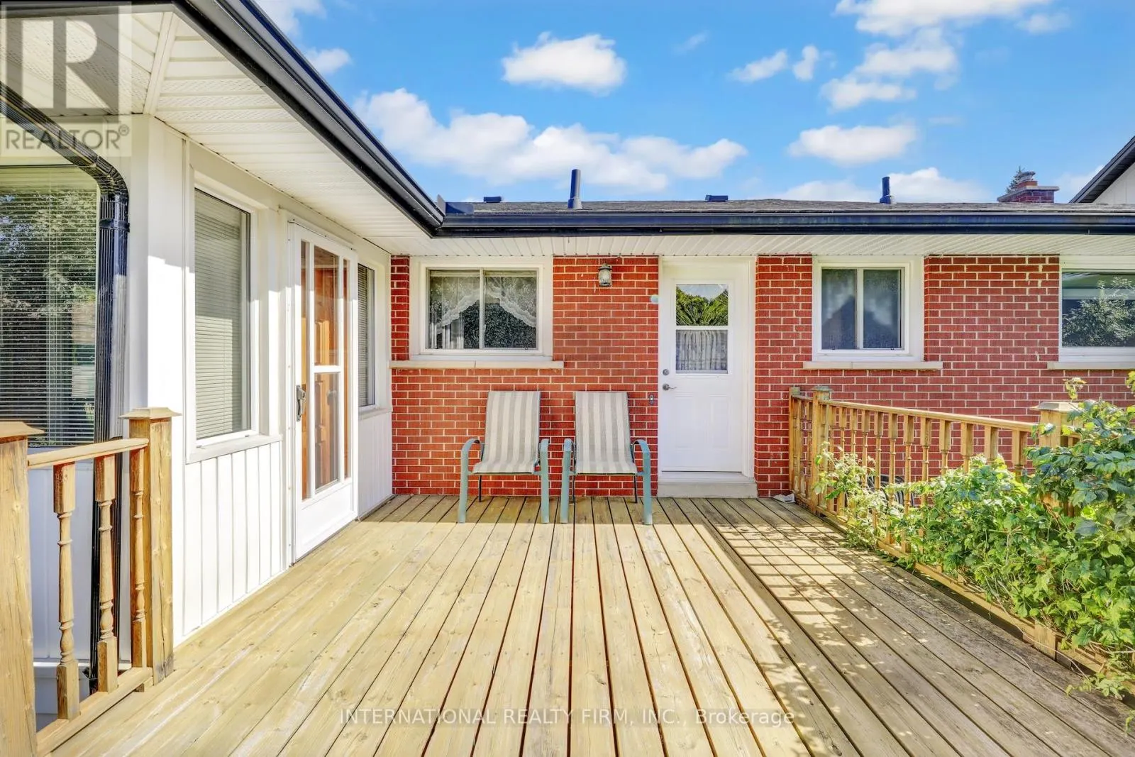 33 RIDGEWAY AVENUE