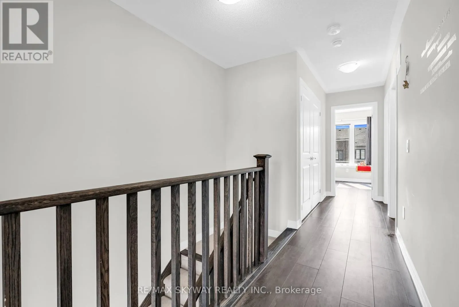 106 - 585 COLBORNE STREET E