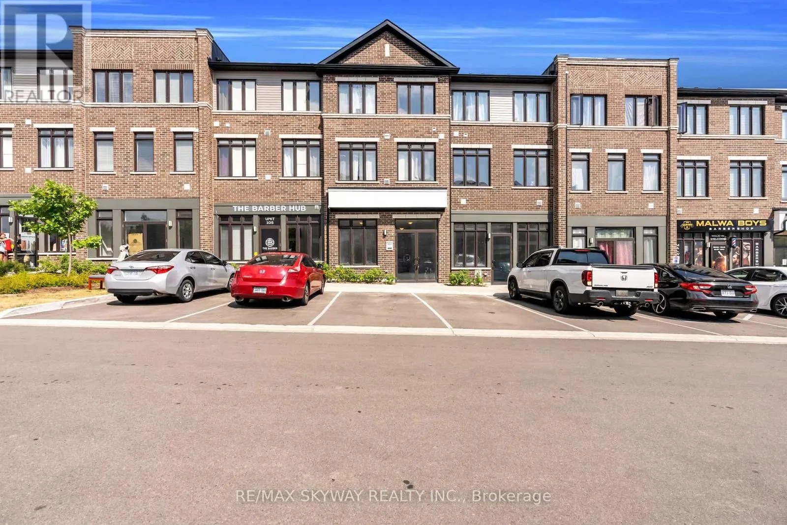 106 - 585 COLBORNE STREET E