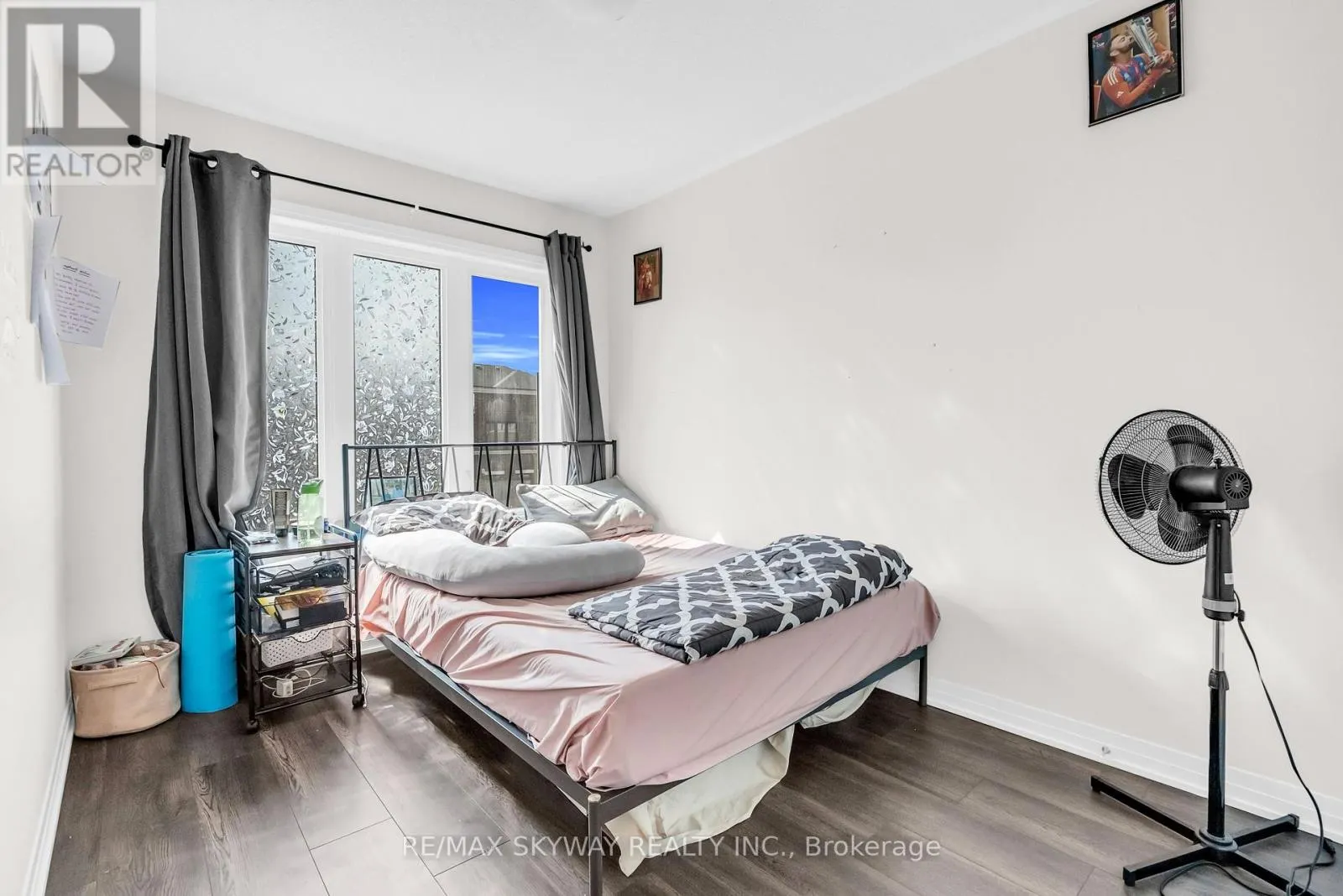106 - 585 COLBORNE STREET E