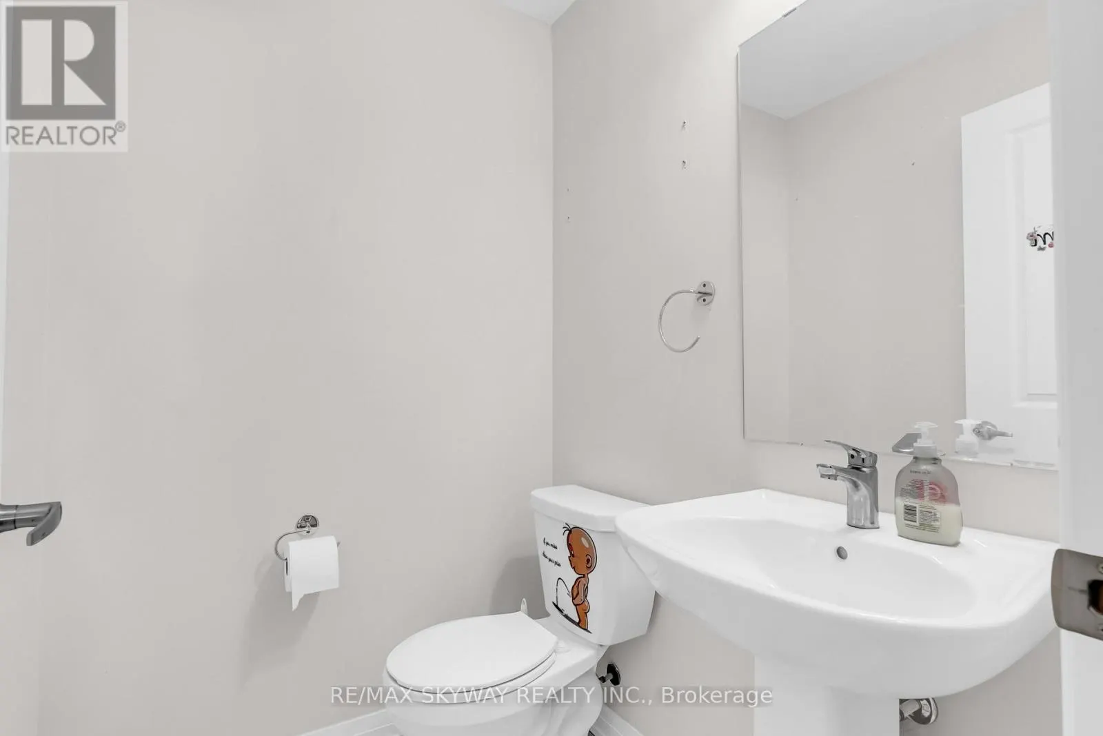 106 - 585 COLBORNE STREET E