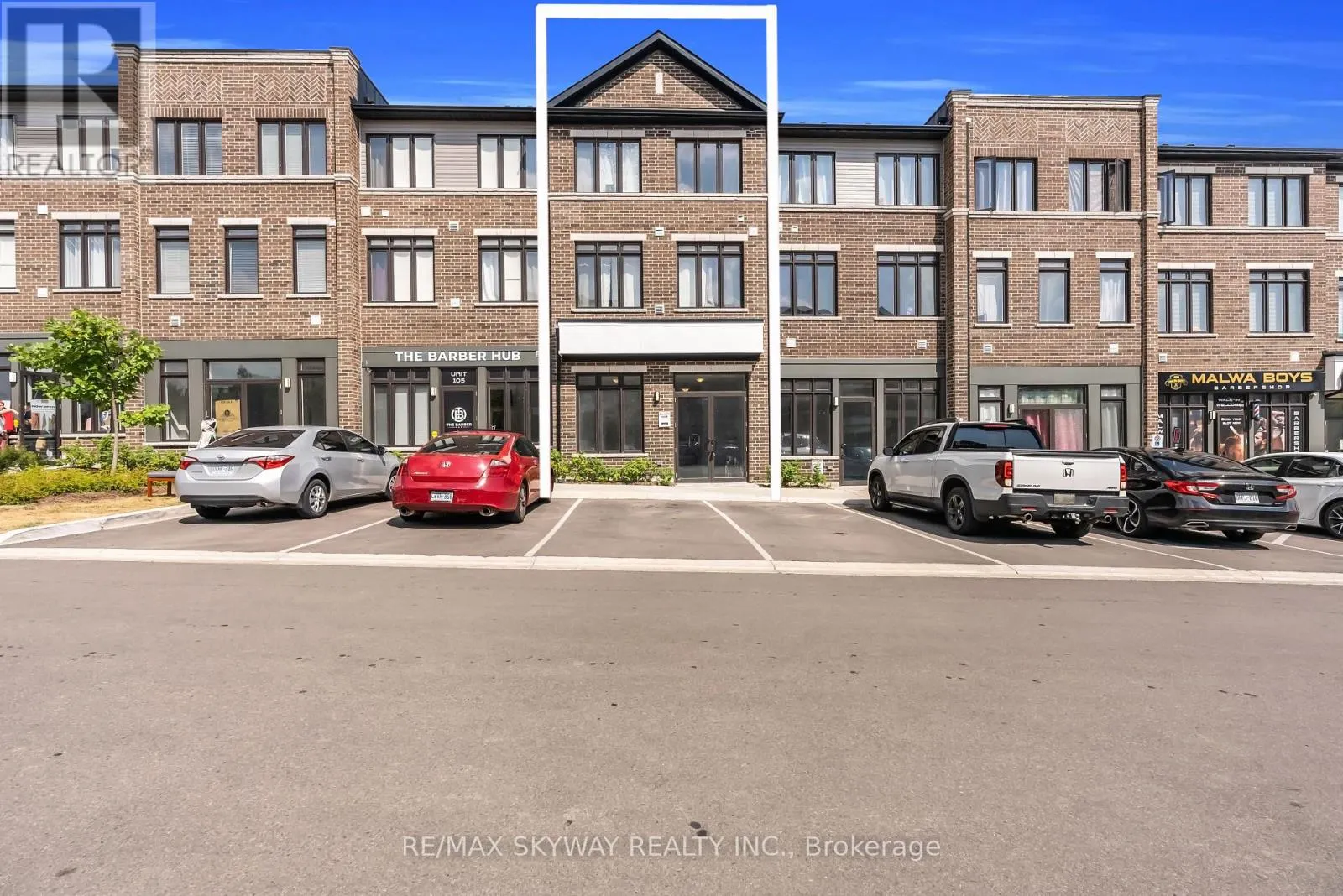 106 - 585 COLBORNE STREET E