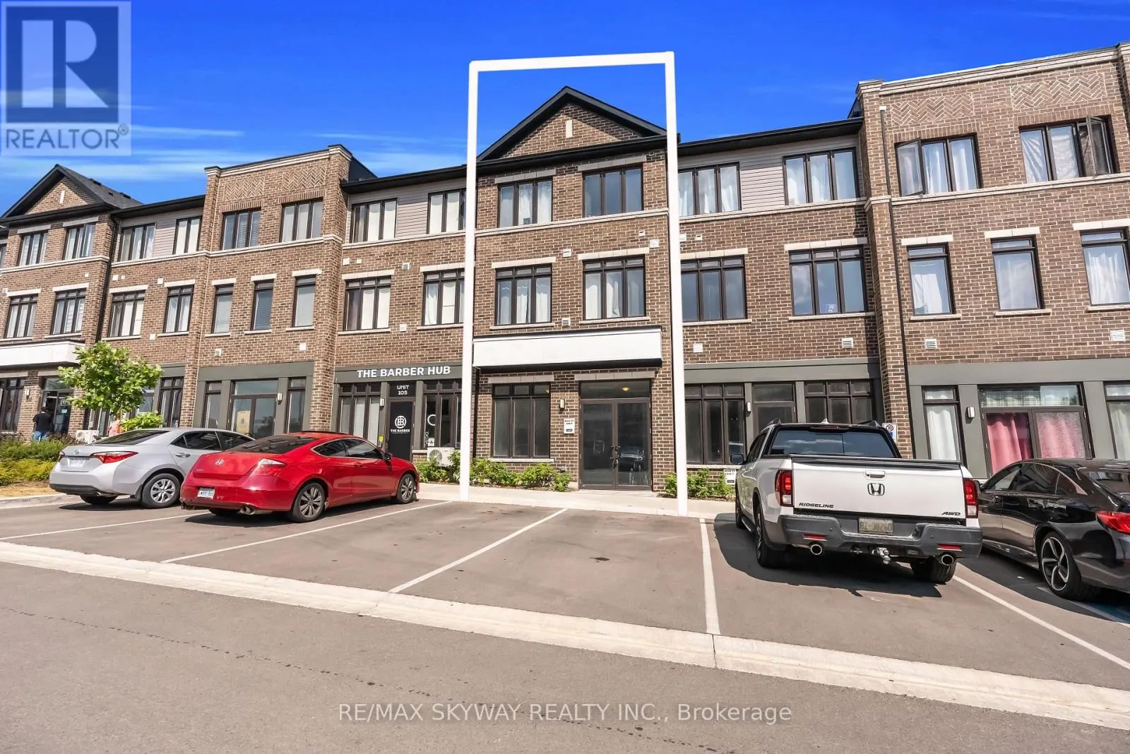106 - 585 COLBORNE STREET E