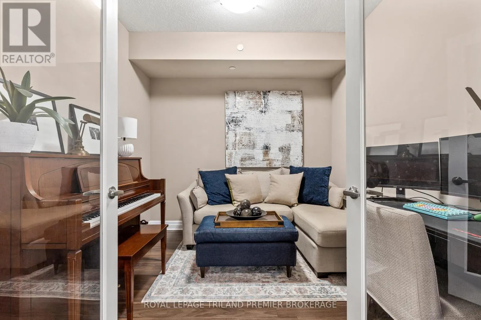 408 - 89 RIDOUT STREET S, #408