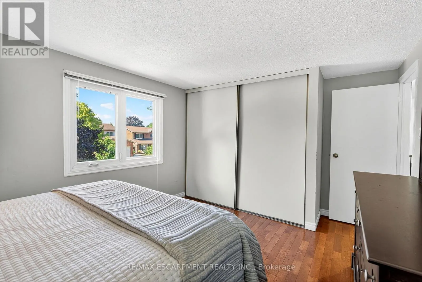 6 CHUDLEIGH STREET