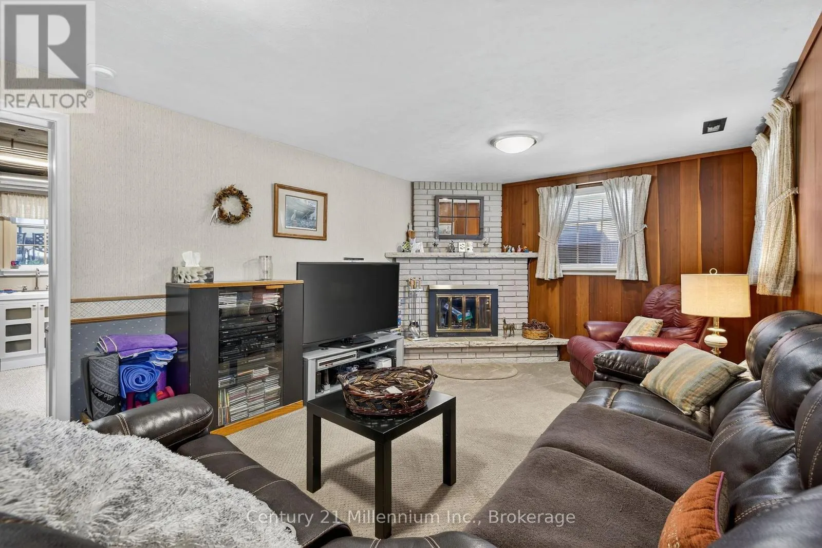 19 CROSBY DRIVE