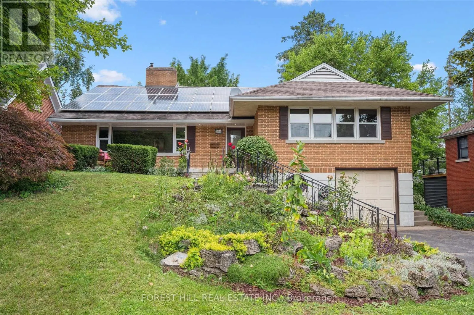 688 ROCKWAY DRIVE
