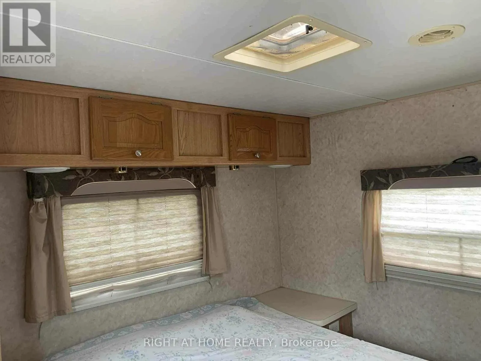 236 APPLE TRAIL