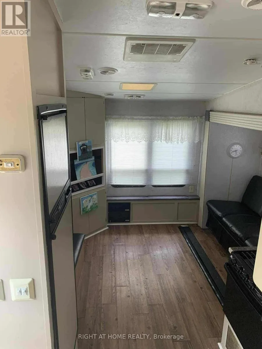 236 APPLE TRAIL
