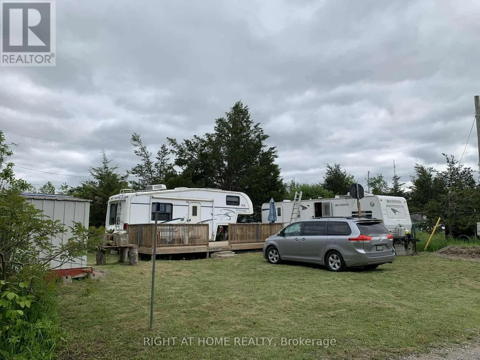 236 APPLE TRAIL