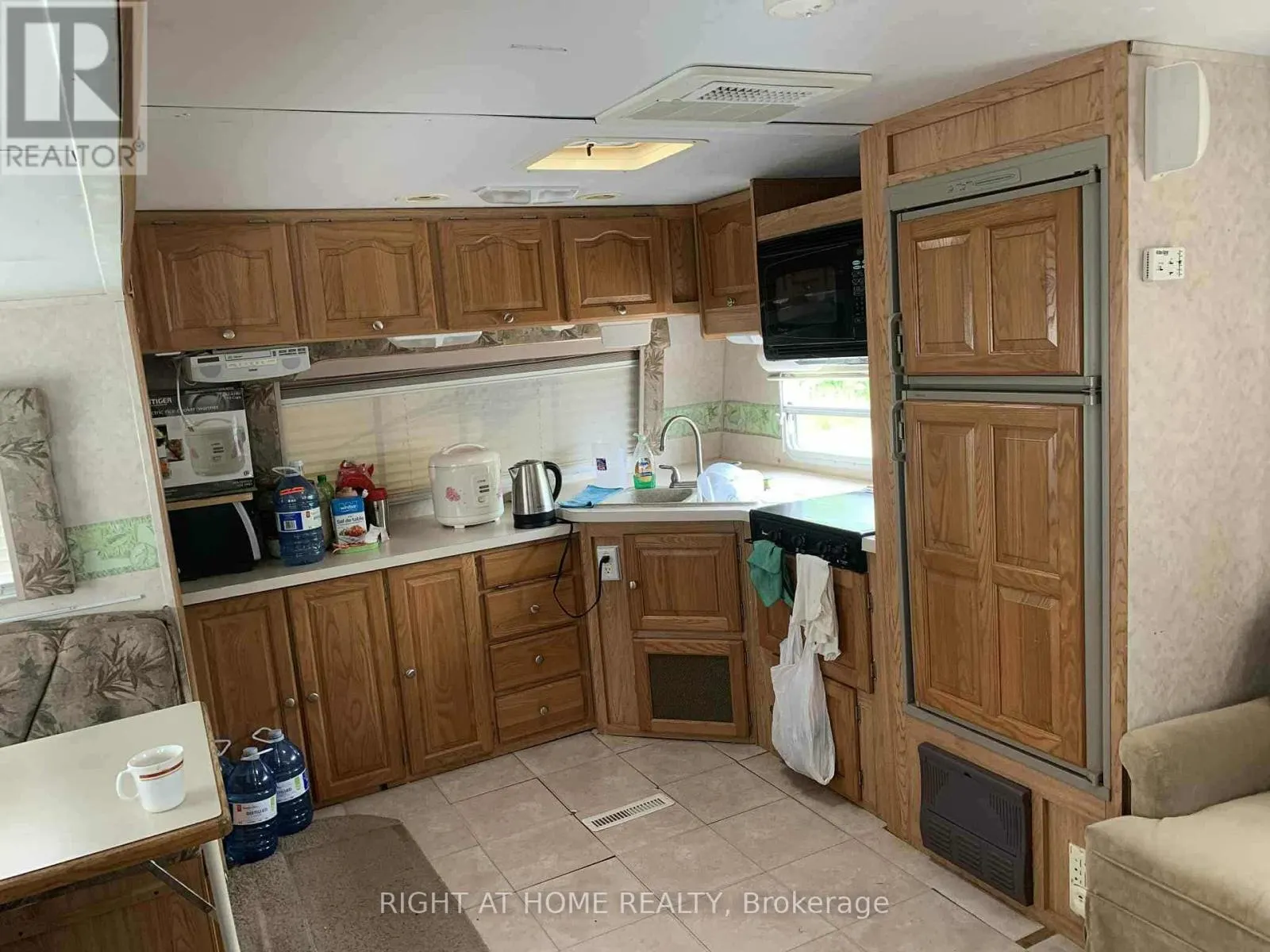 236 APPLE TRAIL