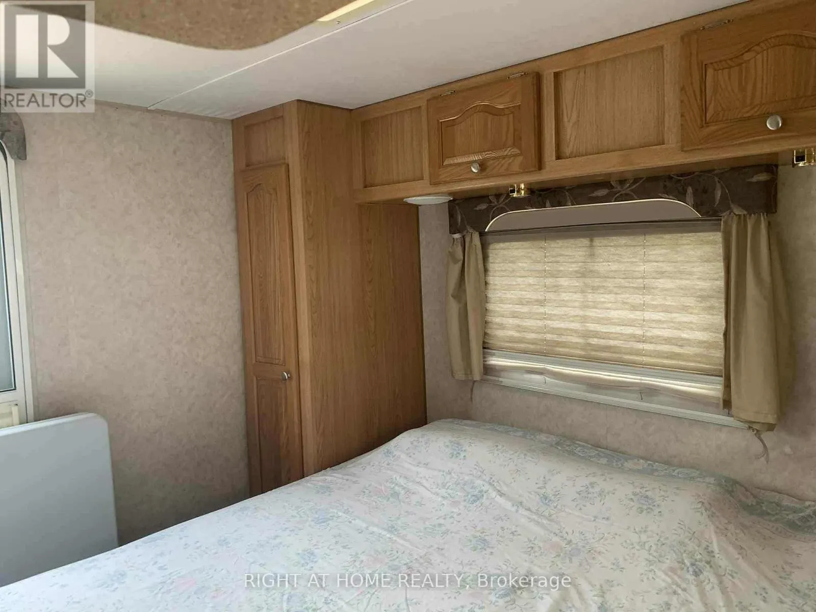 236 APPLE TRAIL