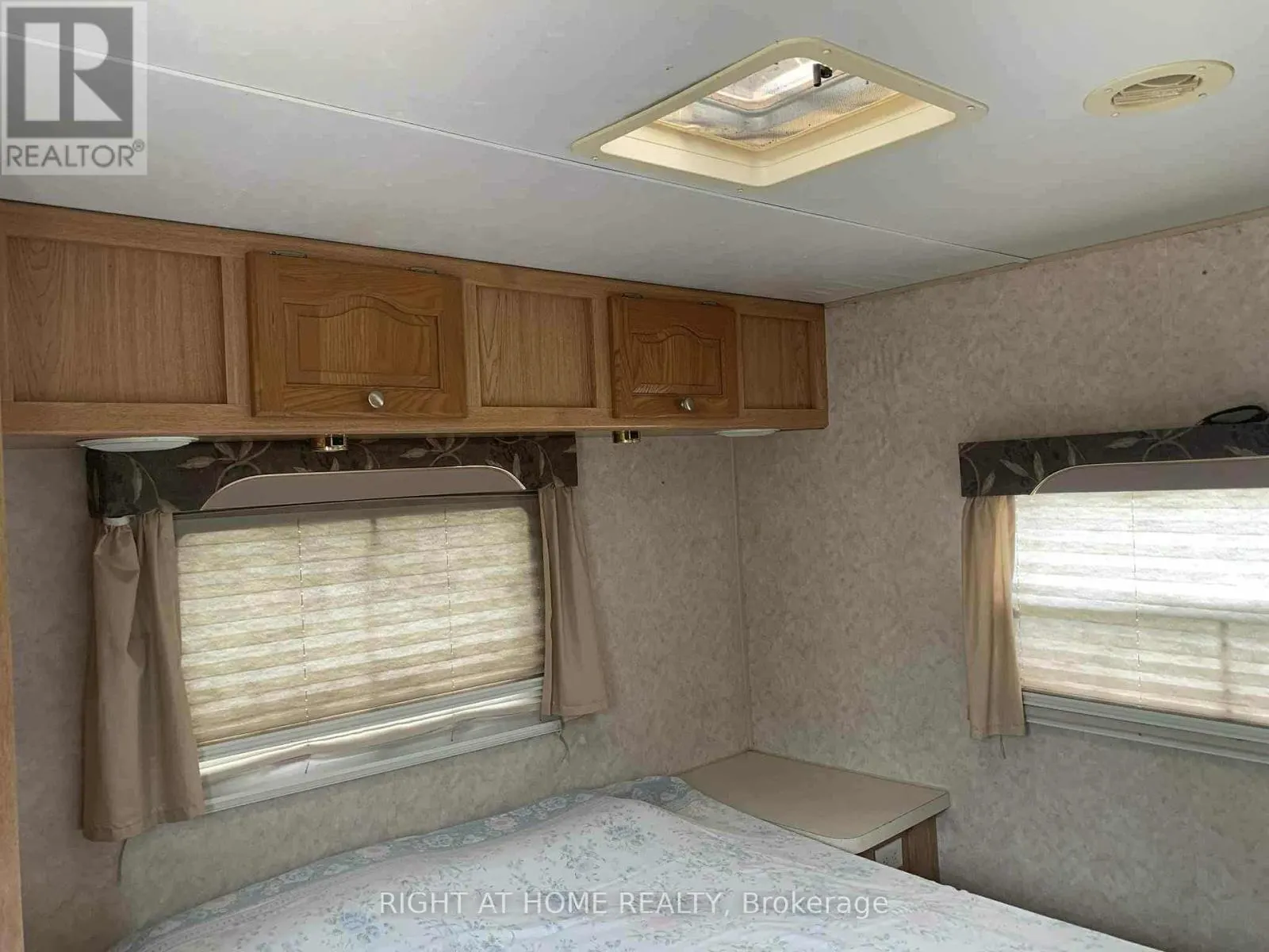 236 APPLE TRAIL