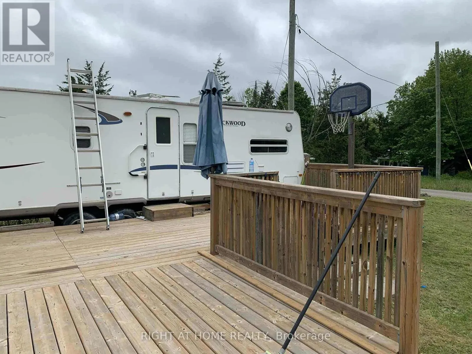 236 APPLE TRAIL