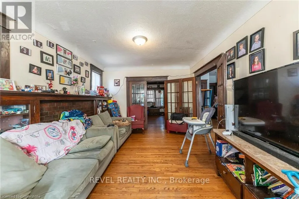 93 BARNESDALE BOULEVARD