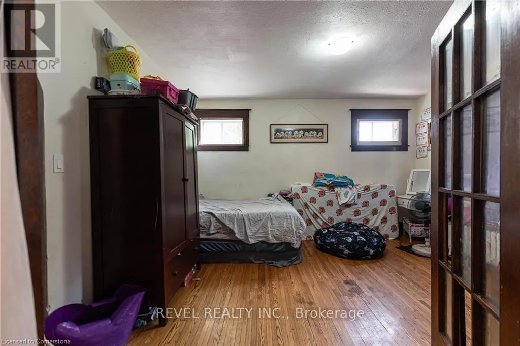 93 BARNESDALE BOULEVARD