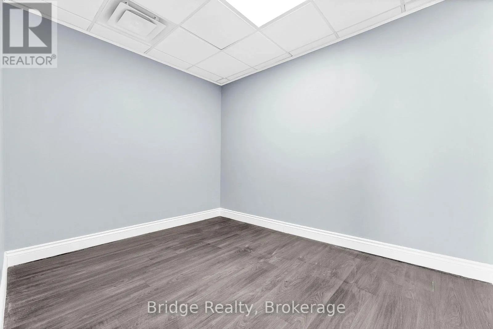 290 DUNDAS STREET