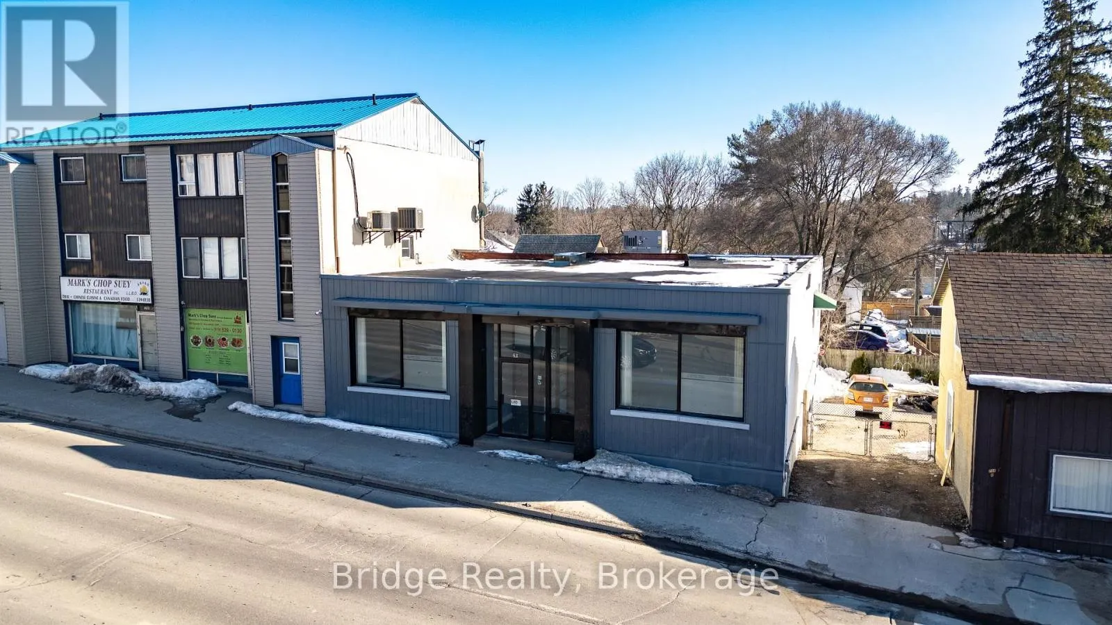 290 DUNDAS STREET