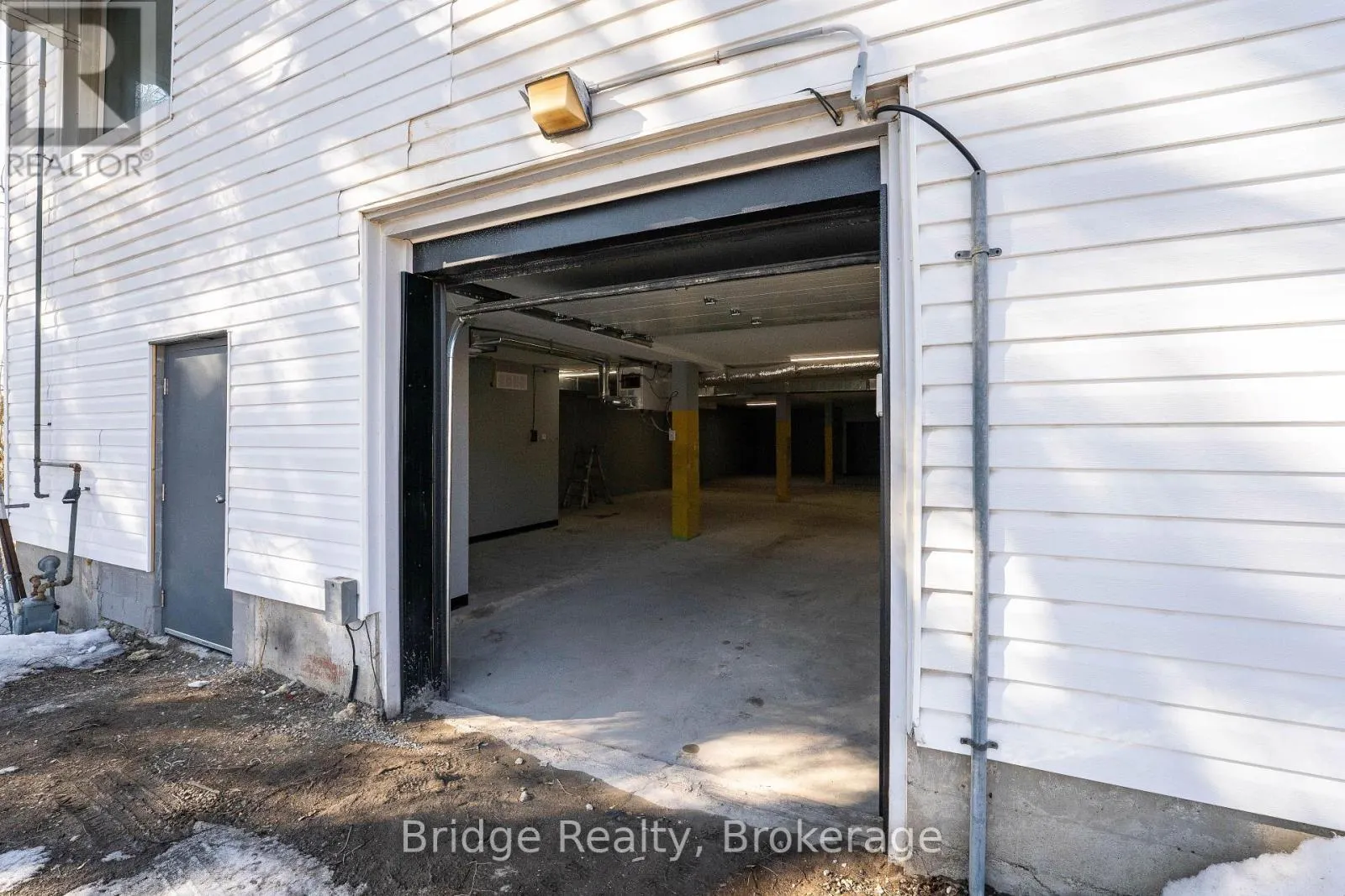 290 DUNDAS STREET