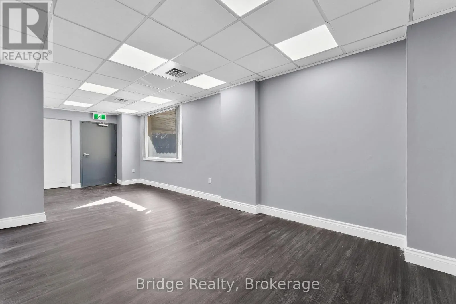 290 DUNDAS STREET
