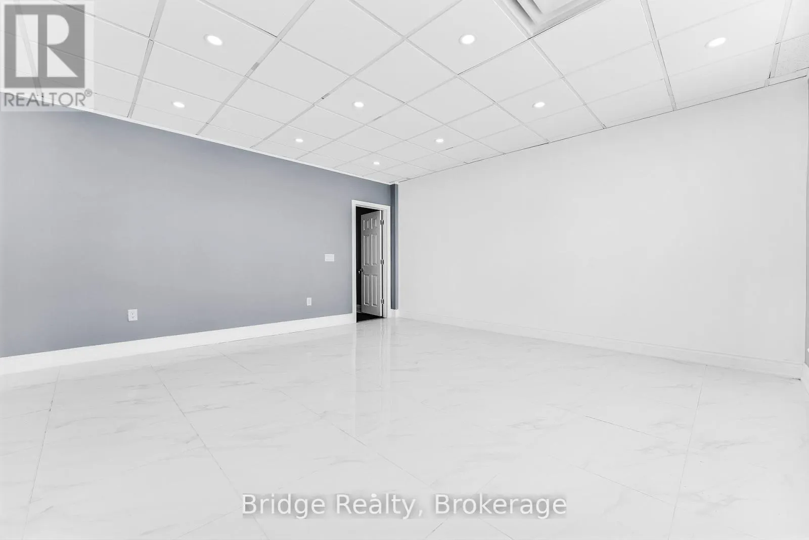 290 DUNDAS STREET