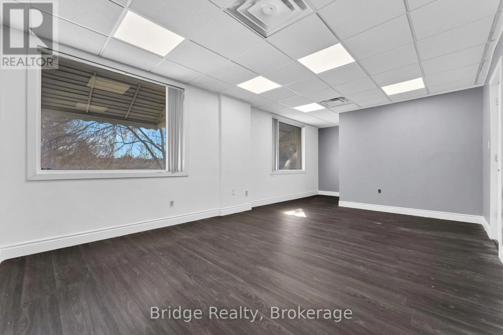 290 DUNDAS STREET