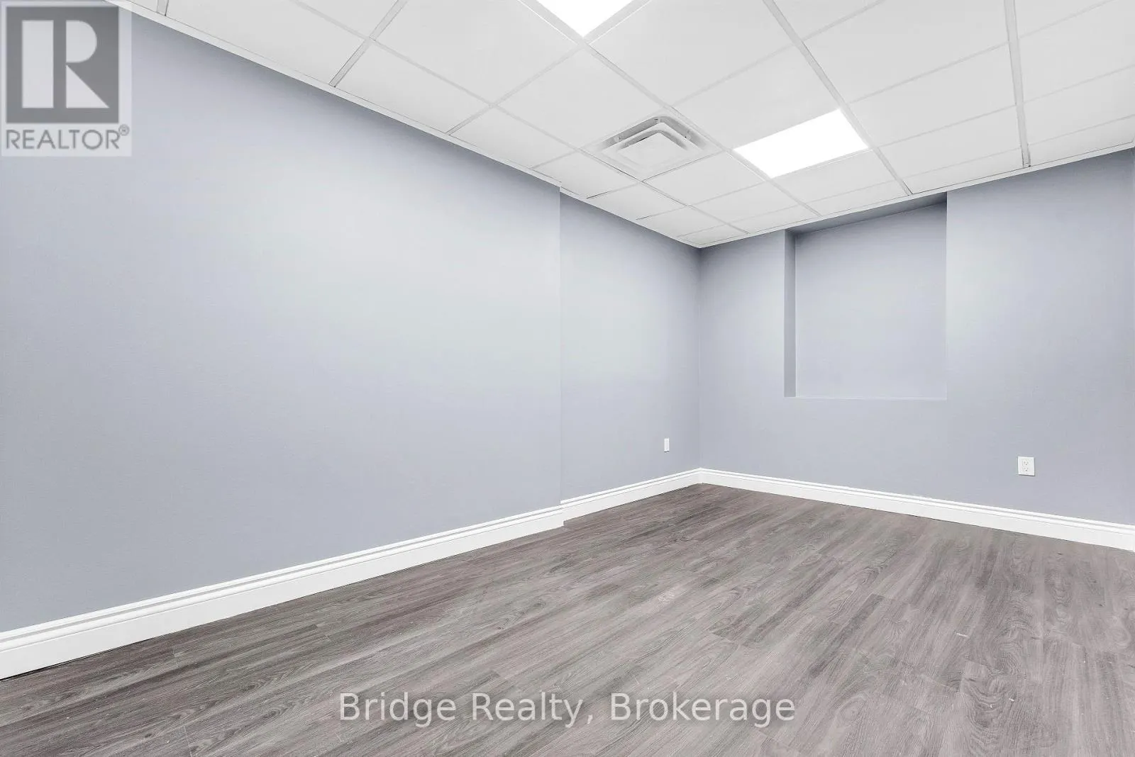290 DUNDAS STREET