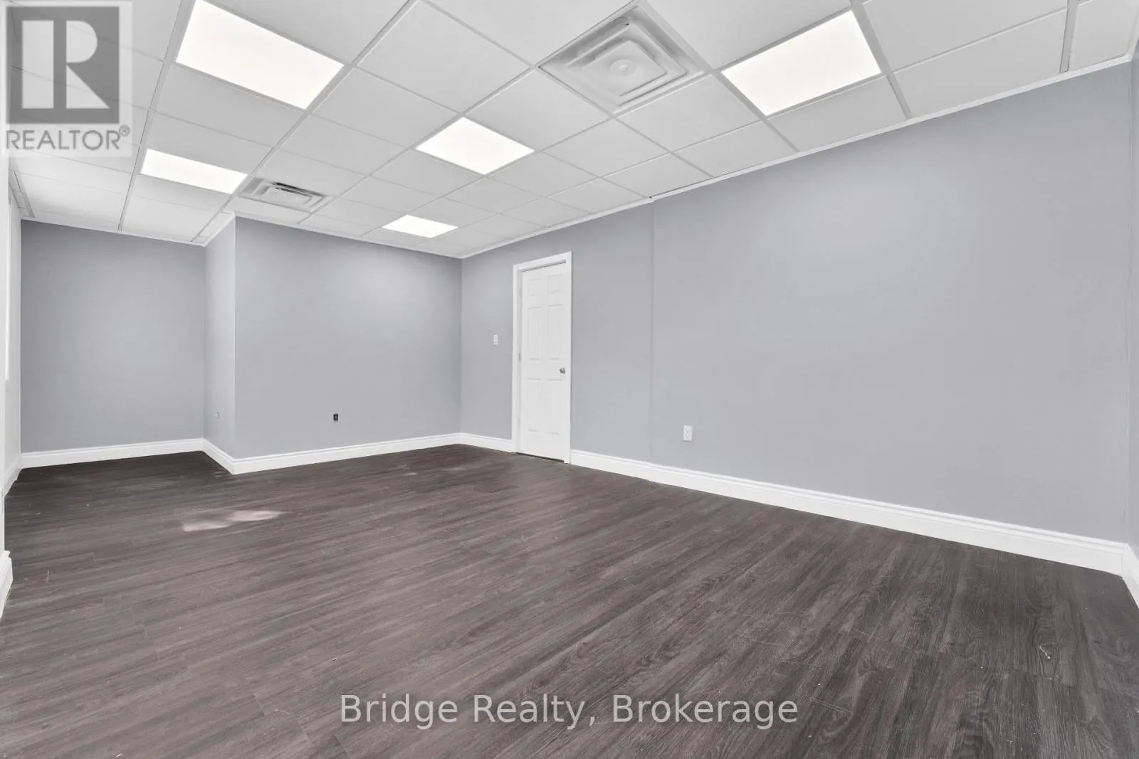 290 DUNDAS STREET