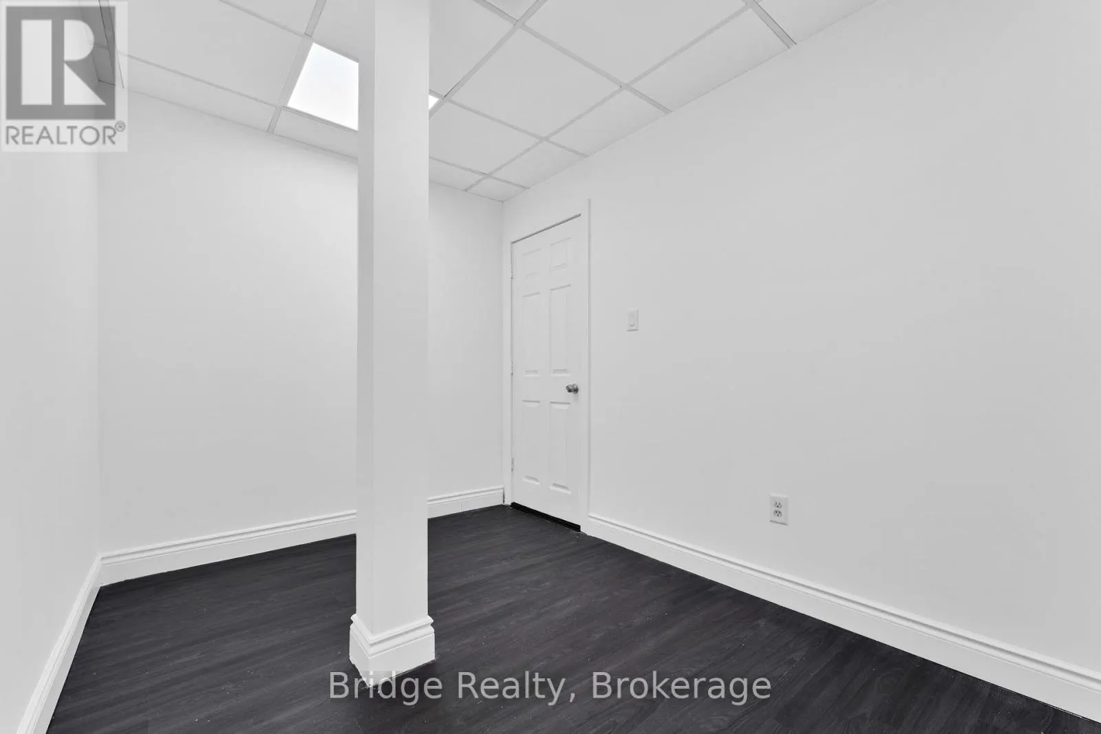 290 DUNDAS STREET