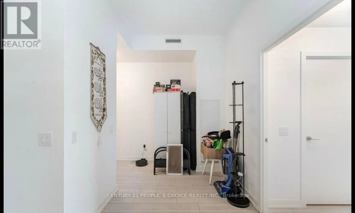 216 - 55 DUKE STREET W