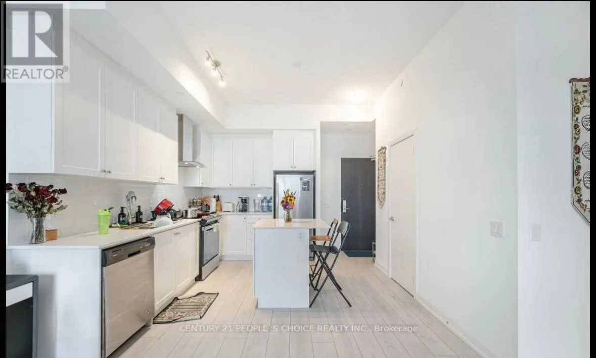 216 - 55 DUKE STREET W