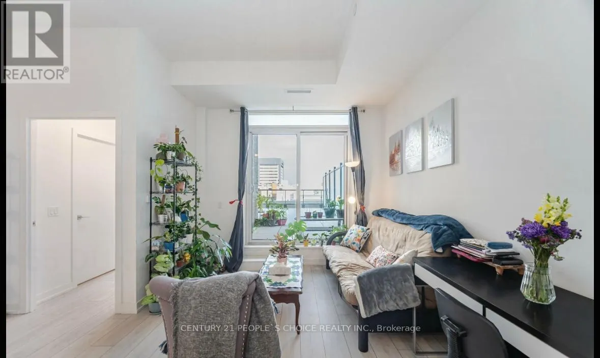 216 - 55 DUKE STREET W